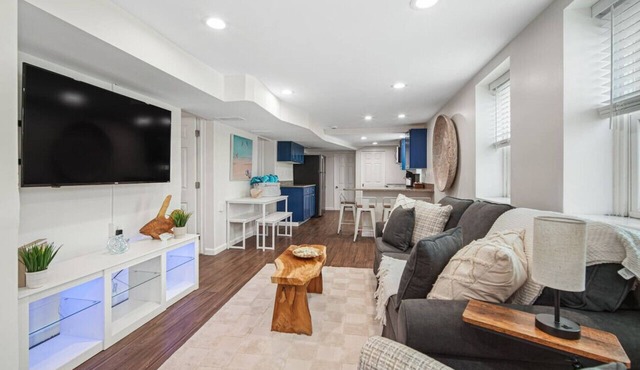 3BR/2BA Unit Just Furnished