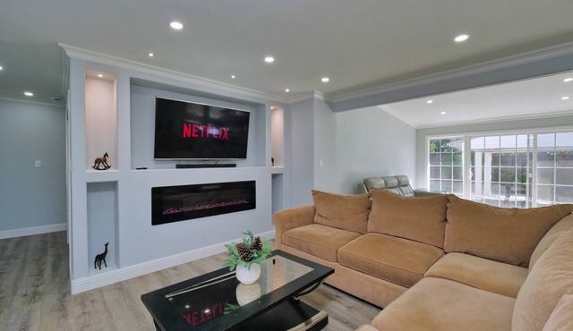4 Bd 4 Ba w/Private Studio 10 G WIFI and AC