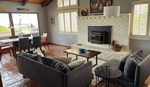 4BR/3BA retreat with stunning Silicon Valley views