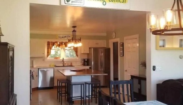 4Br Farmhouse @The Narramissic Manor with Sunrise views of Great Pond Mountain