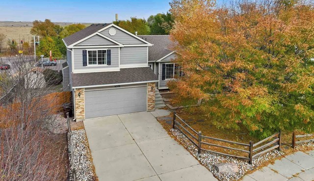 4BR w Fireplace, Backyard, BBQ, near Peterson AFB