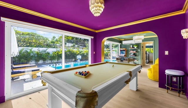 5 Min to Beach Heated Pool Hot Tub BBQ
