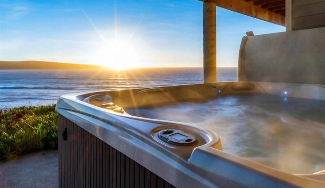 5-Stars! Dillon Beach & Pacific Horizon! HotTub/Solar/WiFi~Sea Glass