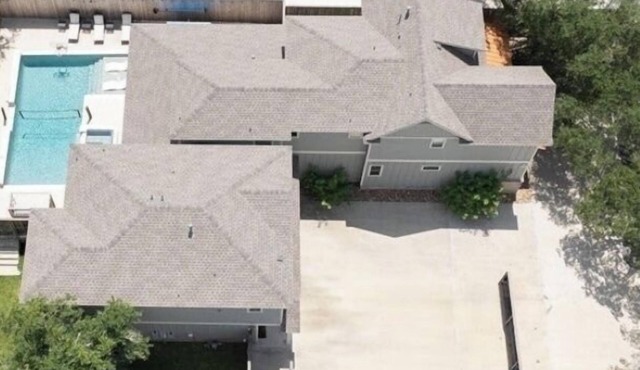 5BR 5.5BA Home Just a to Walk to Kyle Field Private Pool + Hot Tub Sleeps 16