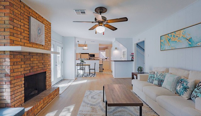 5BR Home - Hi Speed WiFi - King suit - Fire pit - Pet Friendly