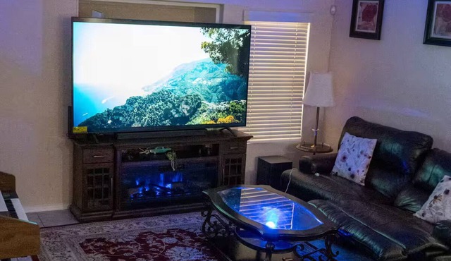5BR Home w/Private Theater Room , Perfect for Groups