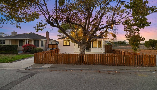 6BR Home w/A/C, Fast Wi-Fi, Parking, Fire Pit Walk to BART & Near SFO