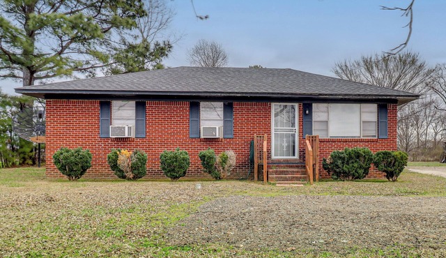 7 Mi to Somerville Square! Countryside Retreat