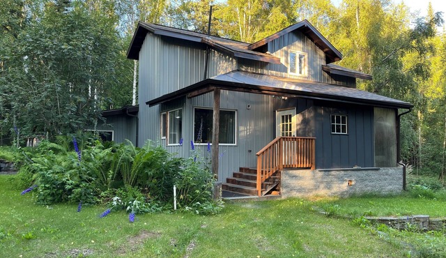A Chena Dream Alaskan Retreat - Northern Lights viewing, Soaking Tub, Game Room