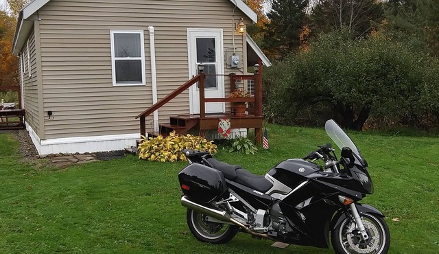 A cute Cottage, walk, explore, relax,unplug, read, bike in a beautiful setting.