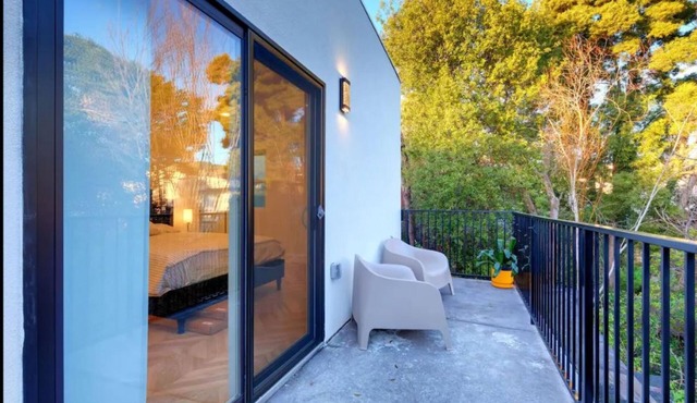 Abode #2 New Modern Luxe Spacious 2B/2B EV Charger