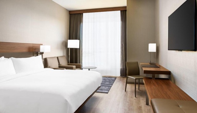 AC Hotel by Marriott San Francisco Airport/Oyster Point Waterfront