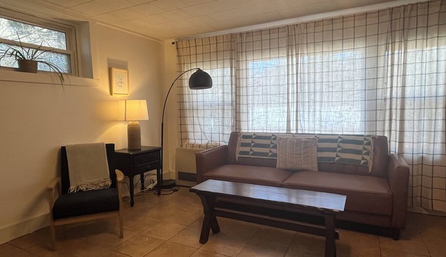 Adorable 2-bedroom town house in Johnson perfect for a relaxing getaway