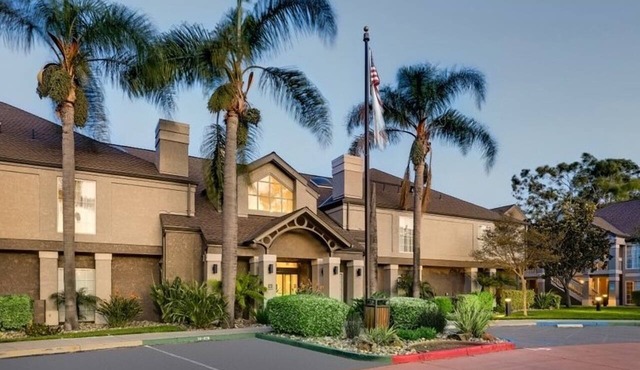 Affordability Meets Comfort! 2 Spacious 2BR Suites, Onsite Swimming Pool!