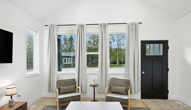 Alpine King Suite | Hatcher Pass | Pet-Friendly