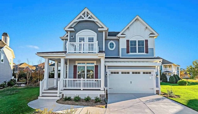Amazing Peninsula retreat with pools, hot tubs, sports courts, & ample golfing