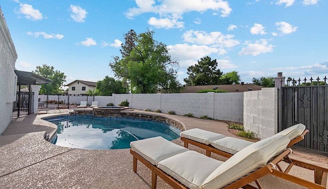 Amazing- Pool Home- Fire Pit & Ping Pong Table