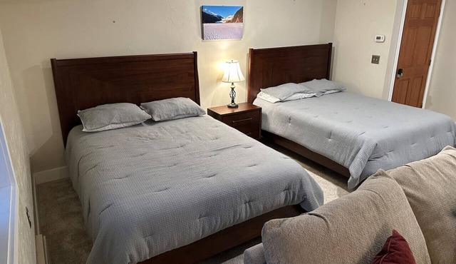 Arctic Loft: Your Urban Retreat - Sleek, Spacious, and Centrally Located