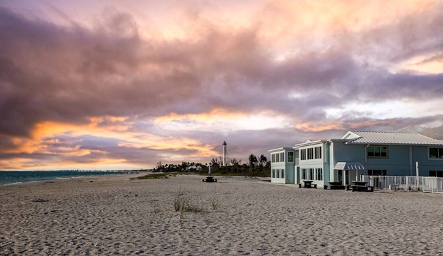ArtSea, Beachfront Gulf of America Sunsets, Remodeled, Old Florida Charm