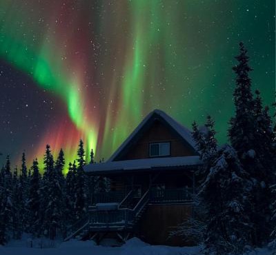 Aurora Ridge Cabin Stunning Views & Aurora Skies