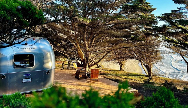 Beach Airstream - New Listing - overlooking Tunitas Beach - Half Moon Bay