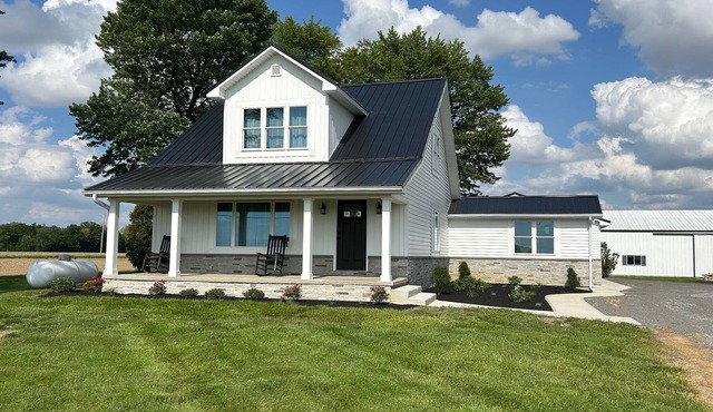 Beautiful completely renovated farmhouse with all the modern amenities!