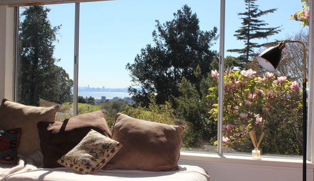 Beautiful, relaxing home with natural light & beautiful views of San Francisco.