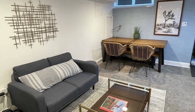 Beautiful Studio on the Park in the Heart of Mt. Adams
