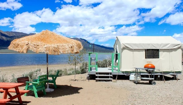 Beautiful Tented Cabin with Stunning Reservoir Views for a Unique Glamping Getaway in Bridgeport, California