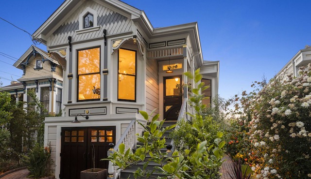 Beautiful upper level 2b/2b flat in 1885 Queen Anne Cottage in Alameda