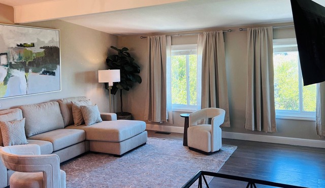 Belmont 4bedroom GEM + additional apartment availble