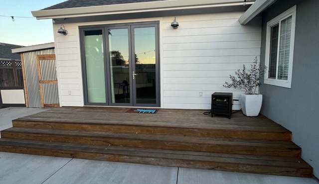 Belmont Master Studio Suite centrally located in the Bay Area.
