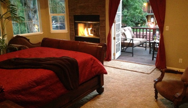 Best Location - Walk to Downtown Willow Glen - Cozy Covered Balcony