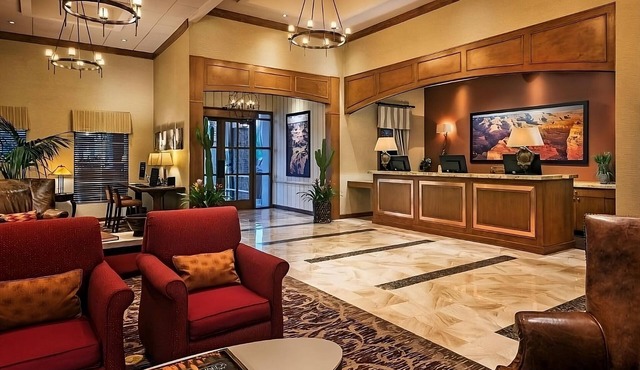 Better Choice For Your Vacation! 2 Modern Units, Free Parking, with Outdoor Pool
