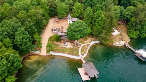 Blue Ridge Lakeside Chateau