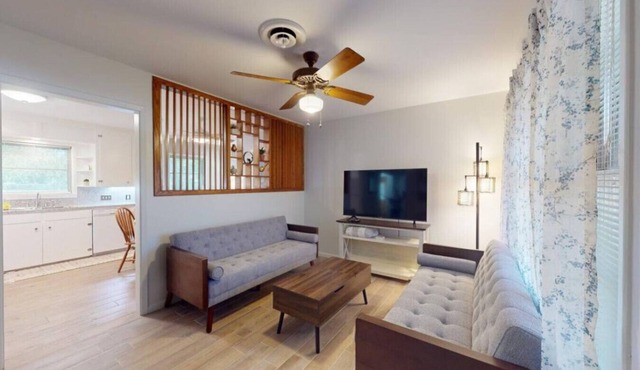 Bluebonnet Bungalow | Downtown Navasota