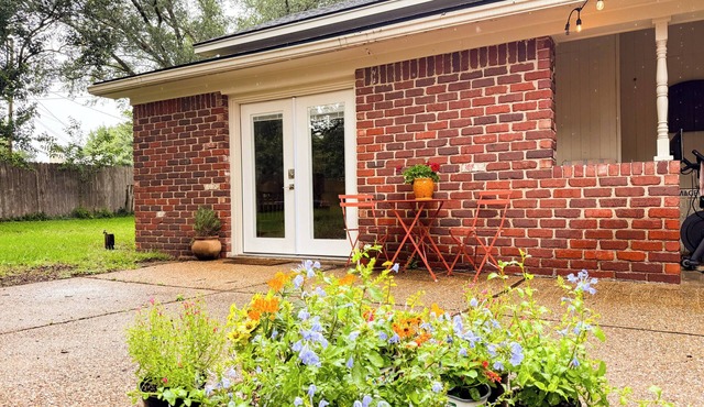 Bluebonnet Cottage Waco Near Baylor + Magnolia