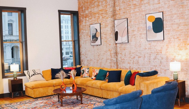 Boujee on Third: 2-bedroom condo in Beautiful Downtown Marion in Marion