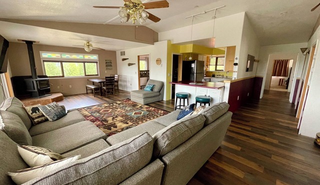 Breathtaking Views of the Lake, Sunset, & Northern Lights w/Zero Cleaning Fees!
