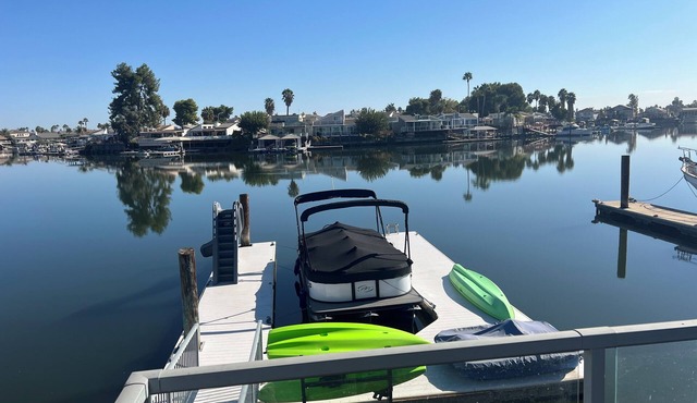 Bring your boat! Waterslide! Close to fast water!