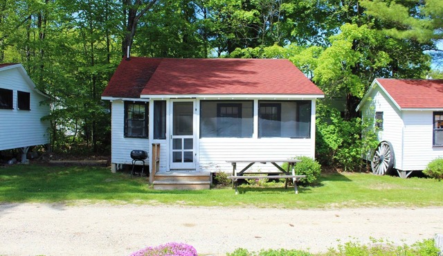Brookside Cottage-Private Beach-Pets Welcome - Round Table Lodge, Sebago, Maine