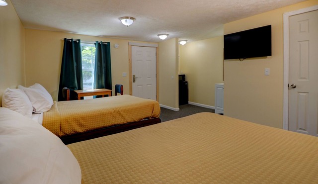 Brookside Inn & Cottages