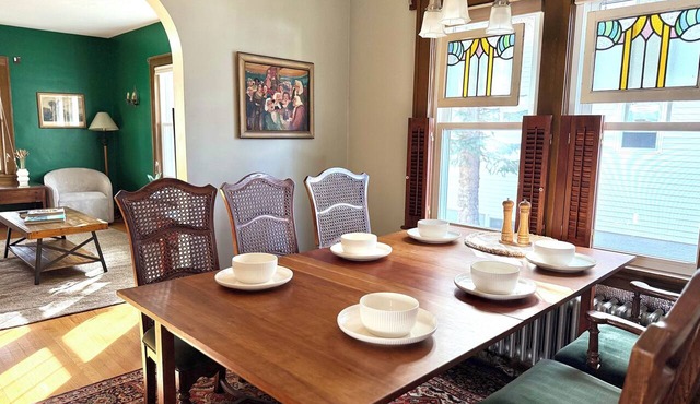 Brunswick 3BR Bungalow By Bowdoin With Fenced-In Backyard