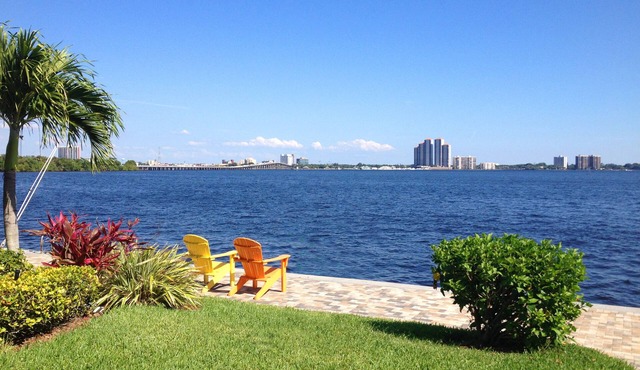 CALOOSAHATCHEE RIVER VIEW
