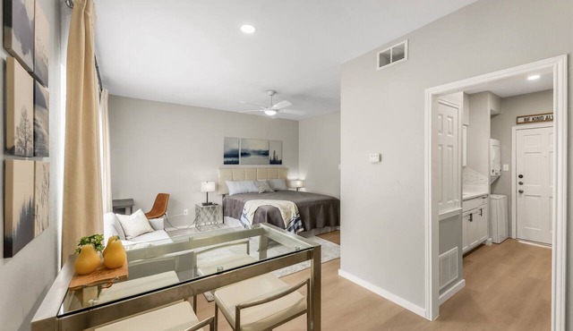 Camellia: Studio Apt, 4 Minute walk to A&M