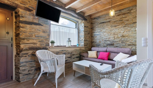 Casa 'A Corte' with Mountain Views and Private Garden in Trabada