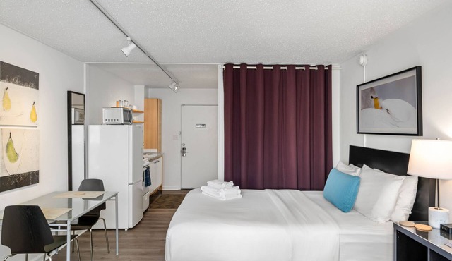 (CCF) Enjoy a Full Kitchen in an Affordable Studio near Peachtree Street
