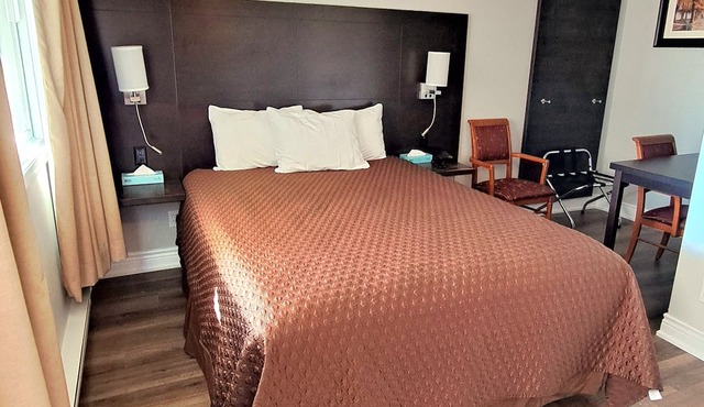 Cedar Lodge Motel in Goderich