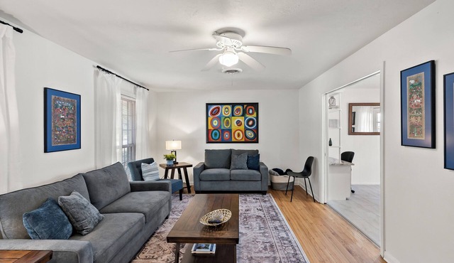 Century Oaks Trio - Easy walk to campus from from your Historic District getaway