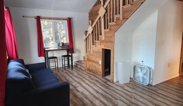 Charming 1-bedroom cabin in delightful North Pole with heat